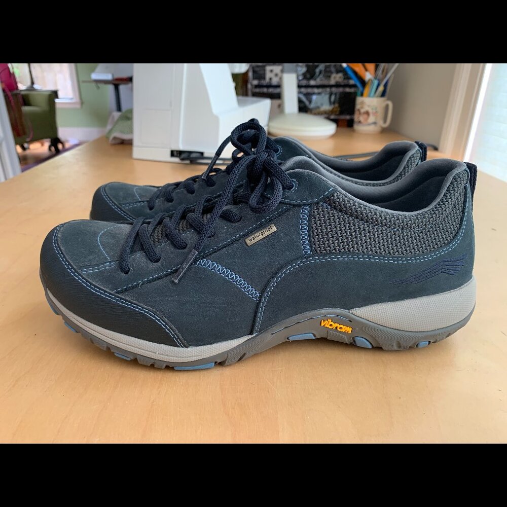 Dansko Paisley 42 medium (women's 11.5/12) Walking Shoes